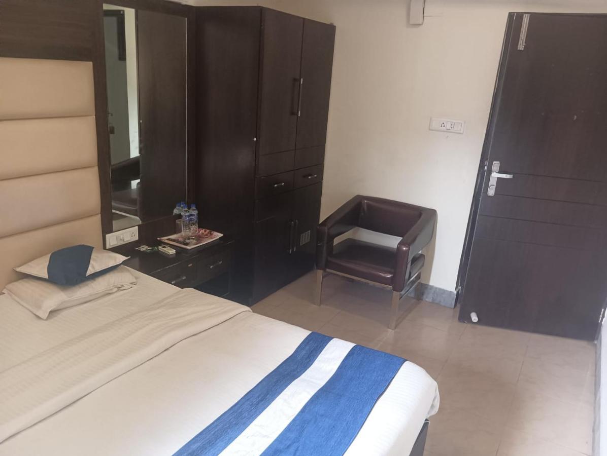 Hotel Presidency Inn Calcutta Buitenkant foto