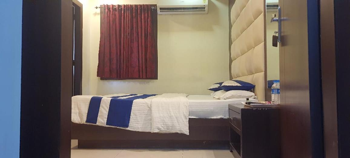 Hotel Presidency Inn Calcutta Buitenkant foto